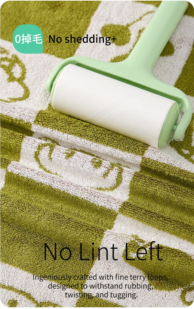 Полотенце среднего размера с изображениями лиц мальчика и девочки в классическую крупную клетку (13)